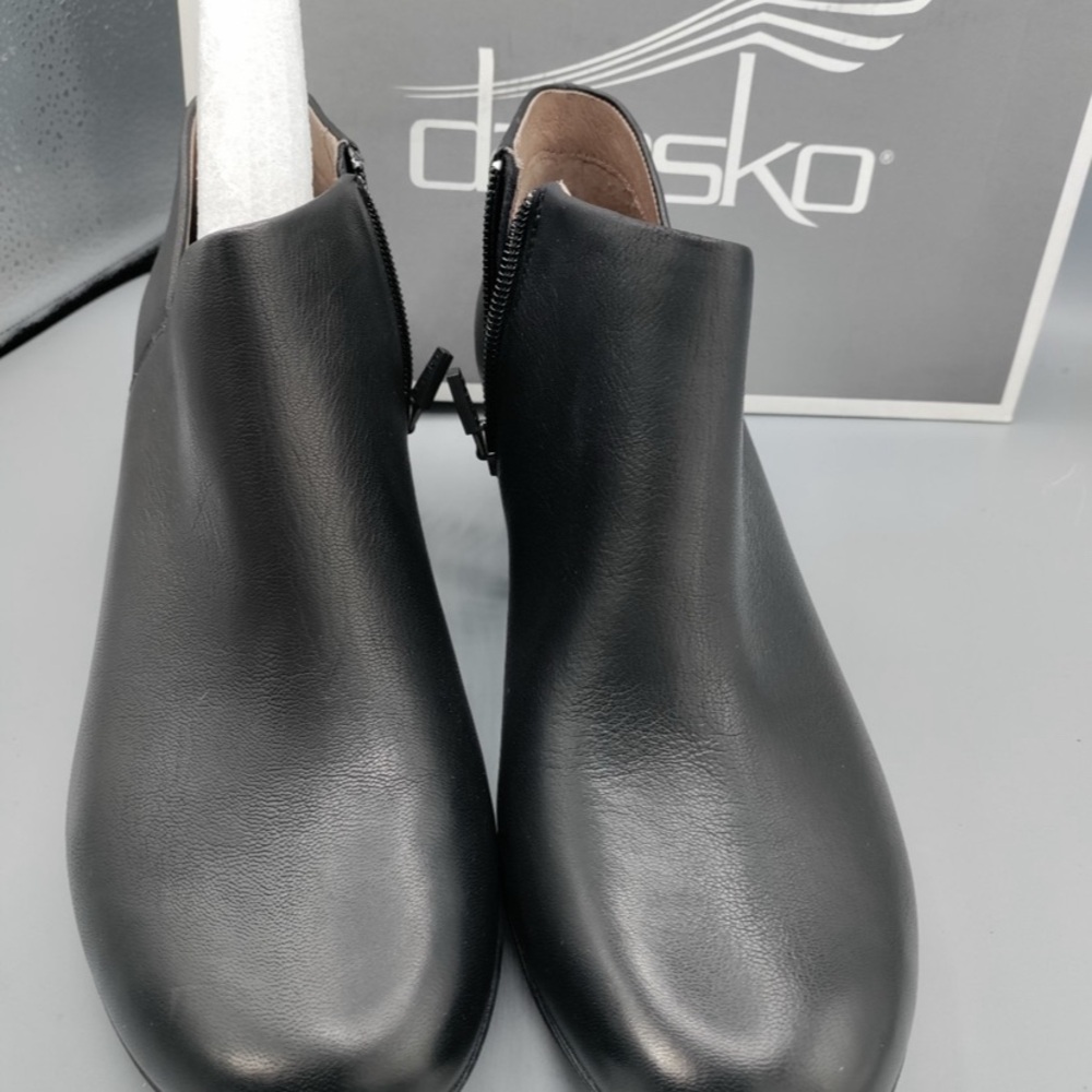Dansko Raina Burnished Nubuck Women's Black Ankle Boots NIB EU Size 40 / US 9.5